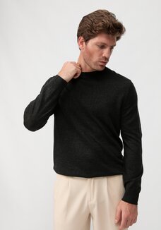 Джемпер классический с длинным рукавом