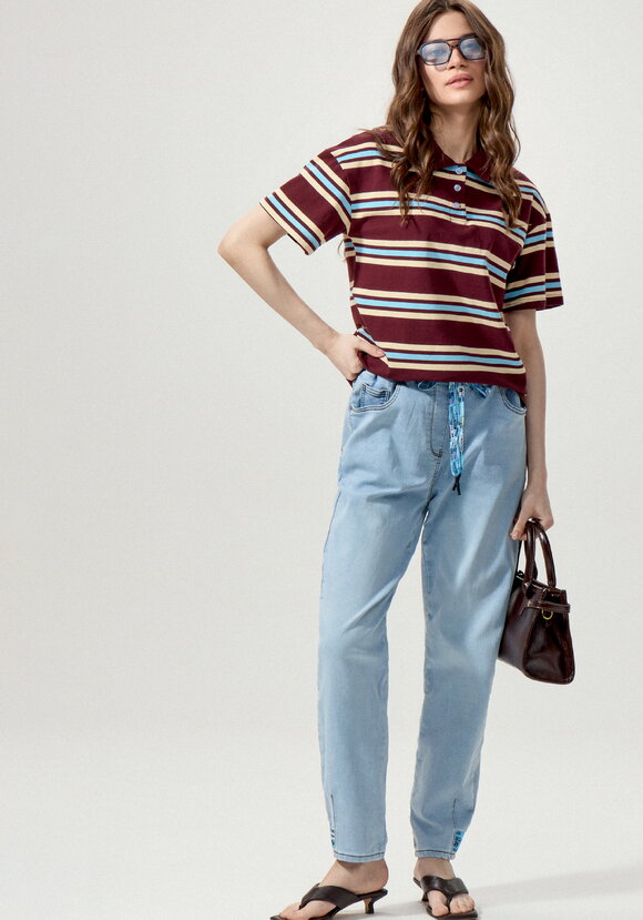 Джинсы с принтом по поясу шир.  580, рис. 24