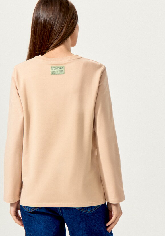 Лонгслив с нашивкой на спине шир.  580, рис. 20