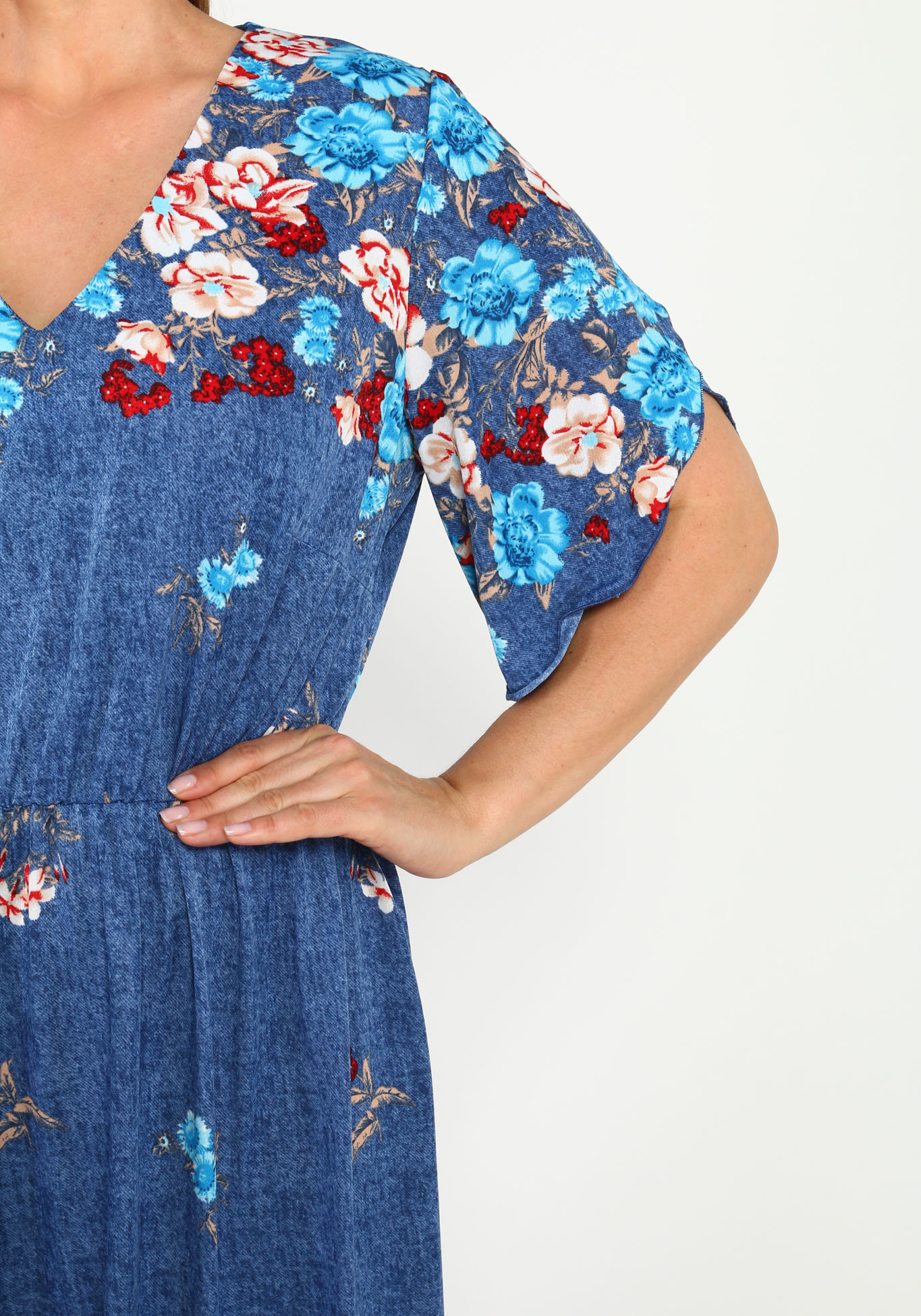 Платье с резинкой на талии и купонным принтом Bianka Modeno, размер 48, цвет голубые цветы - фото 5