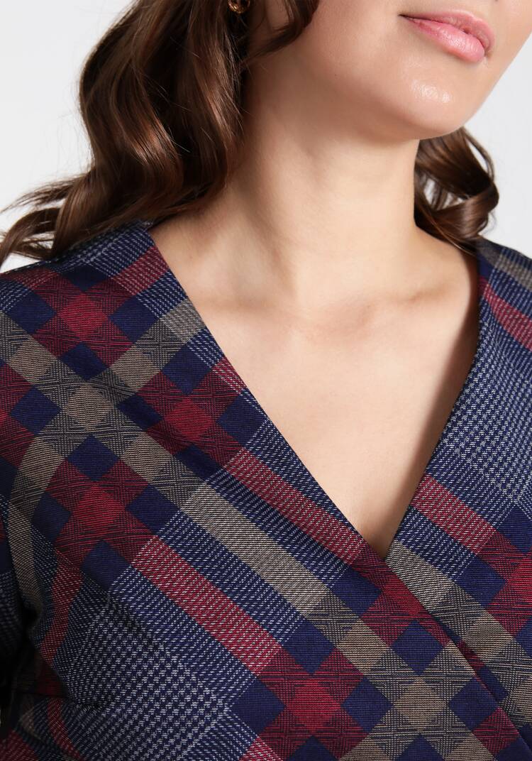 Платье свободного кроя на запах шир.  750, рис. 6