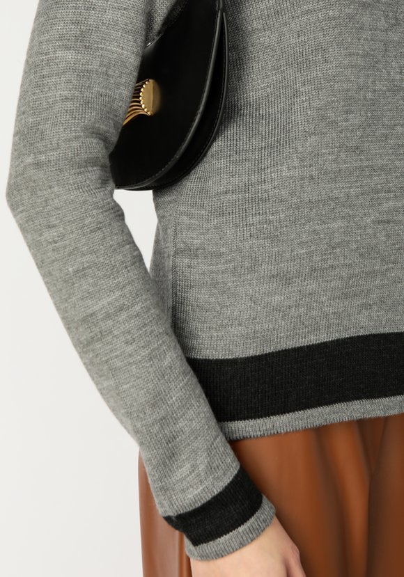 Свитер с контрастной отделкой по низу изделия шир.  580, рис. 5