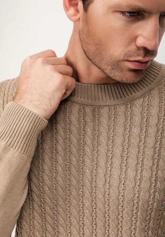 Джемпер с косами на передней полочке шир.  580, рис. 22