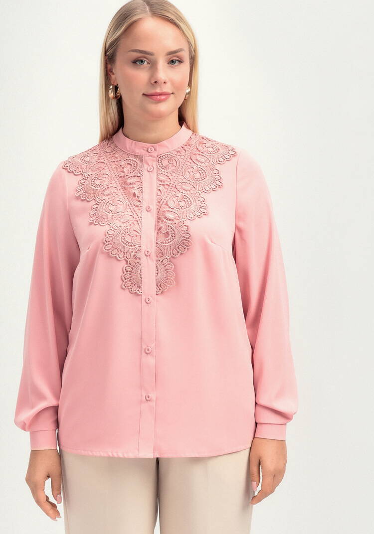 Рубашка с кружевной вставкой на груди шир.  750, рис. 11