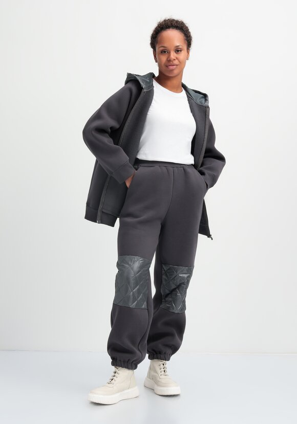 Брюки со вставками из стёганой ткани шир.  580, рис. 16