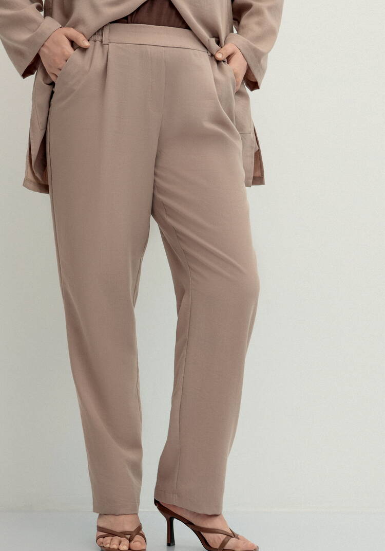 Брюки прямого кроя на резинке по поясу шир.  750, рис. 18