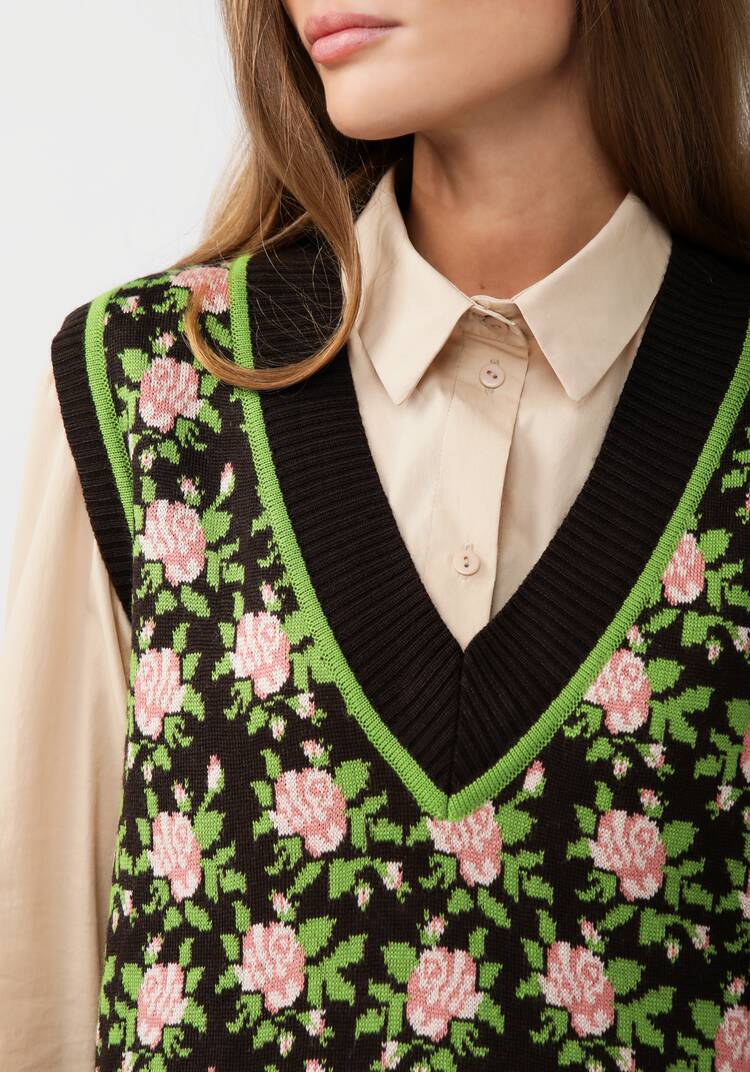 Жилет женский с цветочным рисунком шир.  750, рис. 13