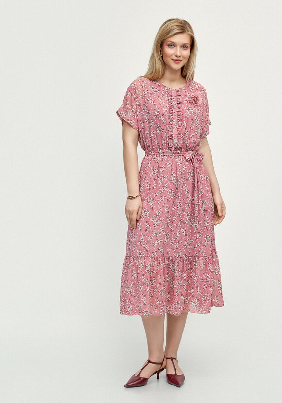 Платье с рюшей и декоративным украшением шир.  580, рис. 1