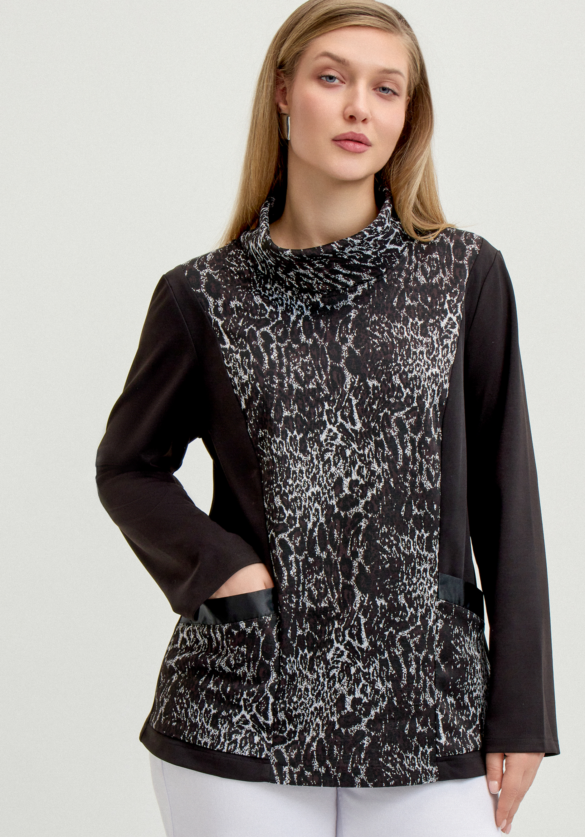 

Блуза с анималистичным принтом по груди, Черный