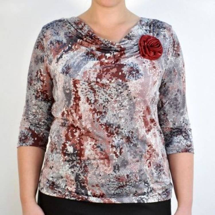 Блуза с украшением в виде розы шир.  750, рис. 1