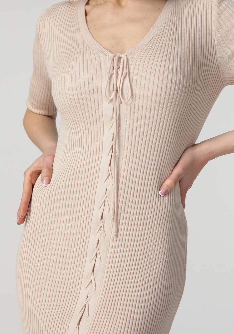 Платье прямое миди с V-образным вырезом шир.  750, рис. 18