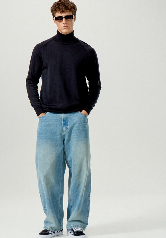 Свитер базовый с высоким воротом шир.  580, рис. 2