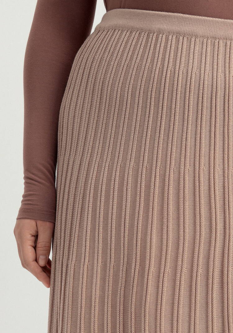 Юбка A-образного силуэта с имитацией плиссе шир.  750, рис. 13