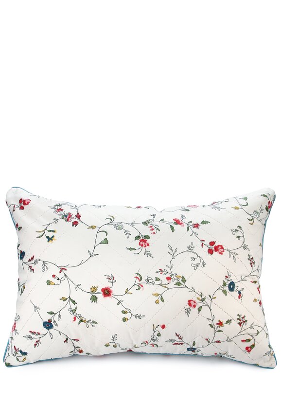 Подушка с лепестками календулы шир.  580, рис. 1