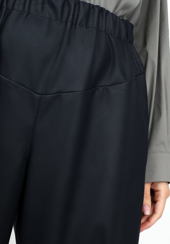 Брюки из экокожи на резинке шир.  580, рис. 2