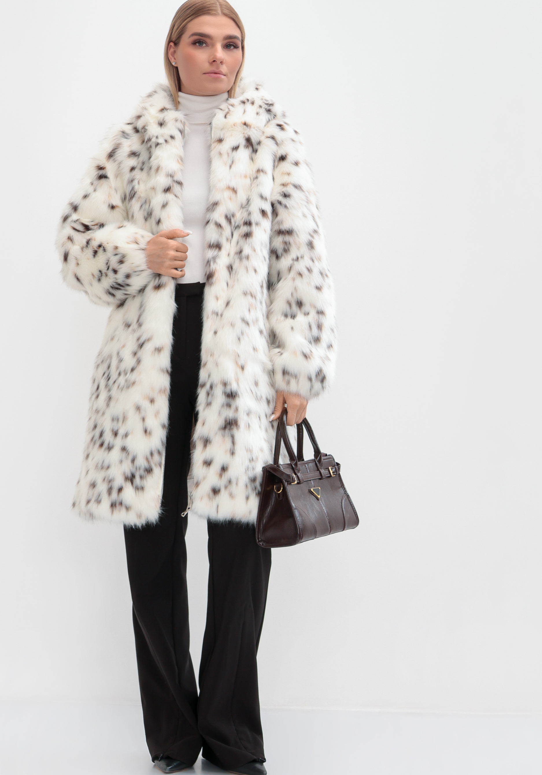 

Шуба с принтом под рысь на молнии, Белый