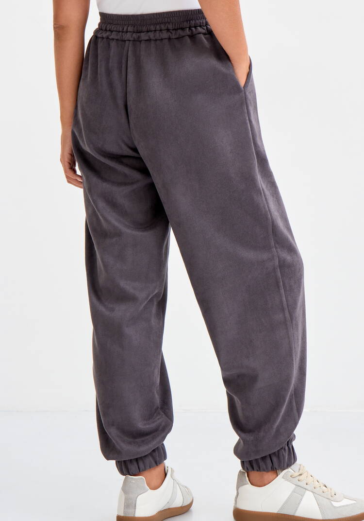 Брюки замшевые на резинке шир.  750, рис. 9