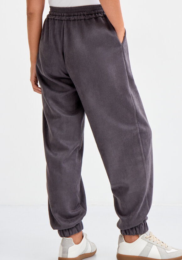 Брюки замшевые на резинке шир.  580, рис. 9