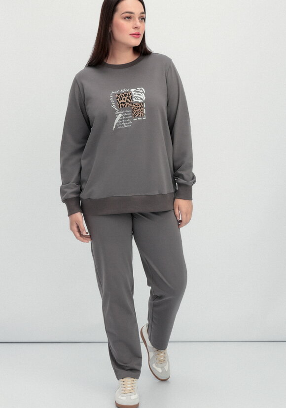 Комплект (брюки и свитшот с принтом) шир.  580, рис. 55