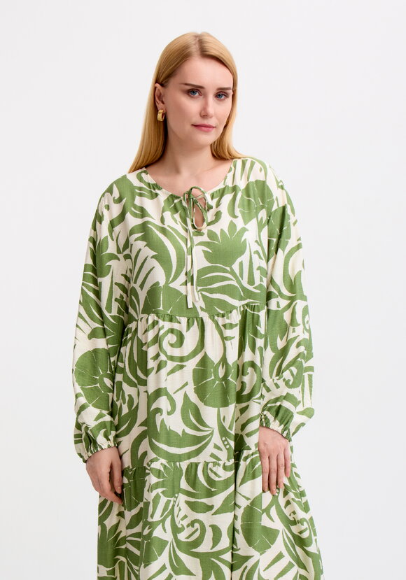 Платье расклешенного силуэта шир.  580, рис. 8