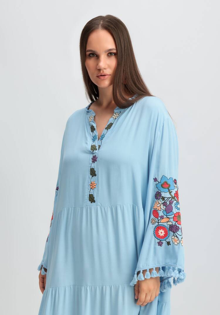 Платье ярусное с вышивкой и бахромой шир.  750, рис. 16