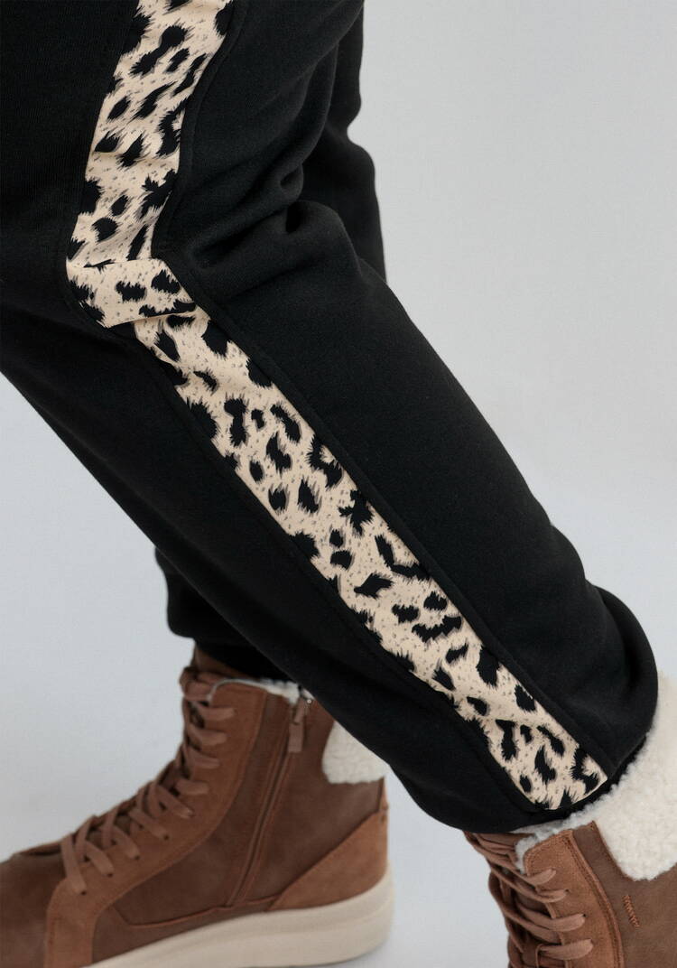 Брюки с леопардовыми лампасами шир.  750, рис. 7