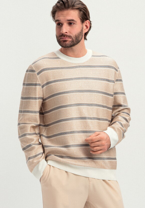 Джемпер в полоску с контрастными манжетами шир.  580, рис. 19