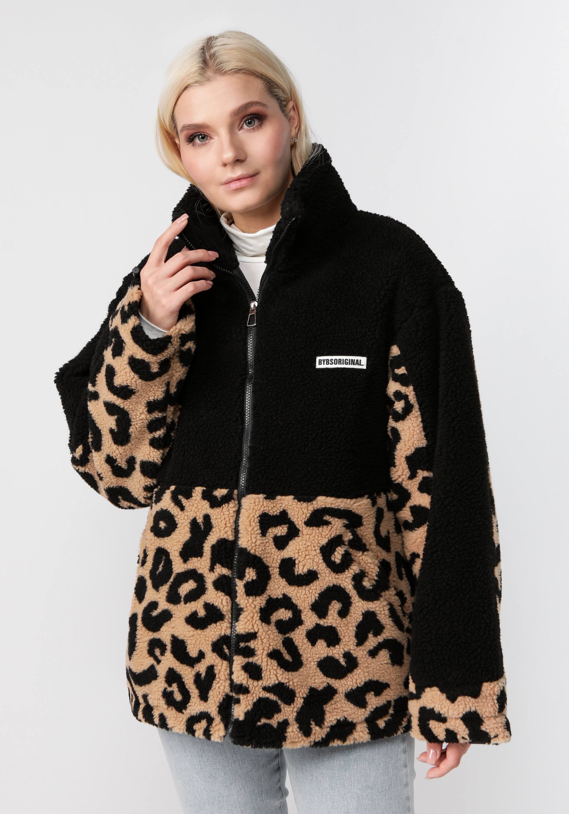 цена Куртка меховая с леопардовым принтом