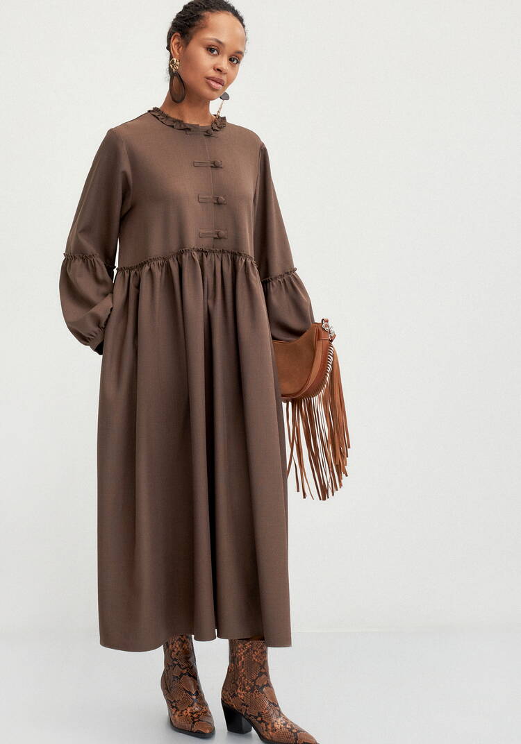 Платье с обьемными рукавами шир.  750, рис. 9