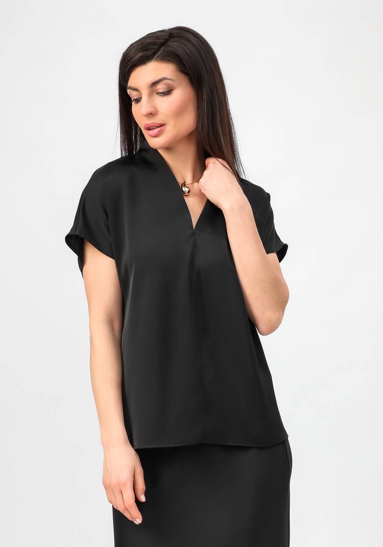 Блуза с V-образным вырезом с коротким рукавом шир.  750, рис. 17