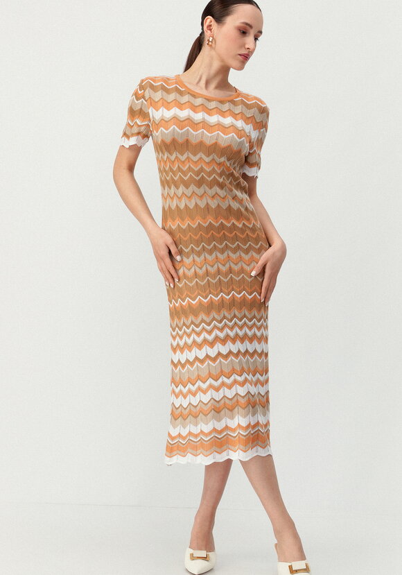 Платье с рисунком морской волны шир.  580, рис. 12