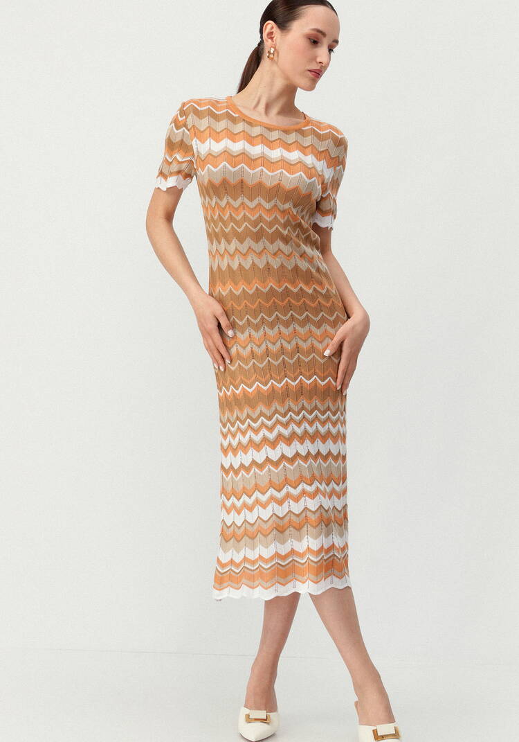 Платье с рисунком морской волны шир.  750, рис. 12