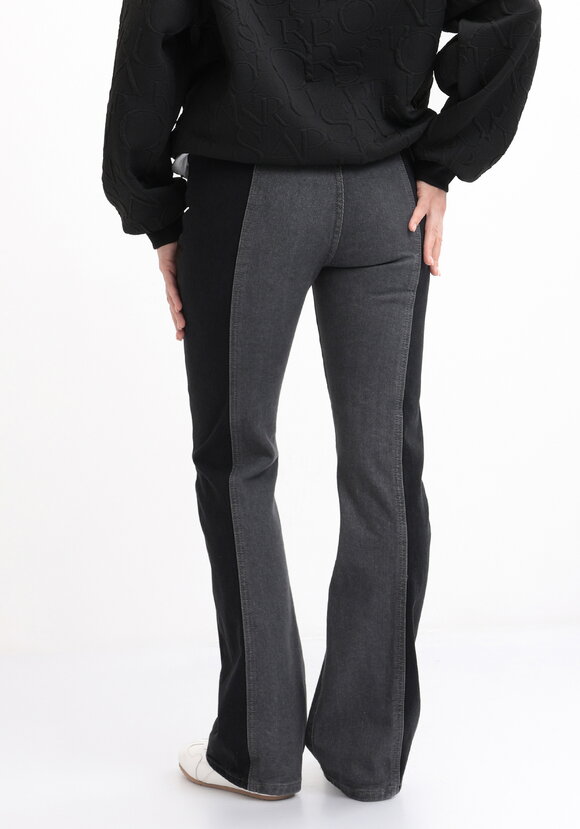 Джинсы комбинированные двухцветные шир.  580, рис. 11