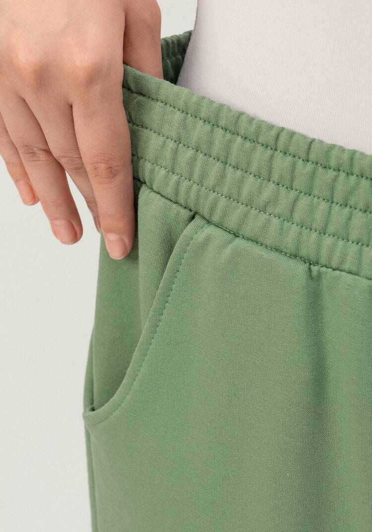 Комплект брючный с принтом на футболке шир.  750, рис. 40