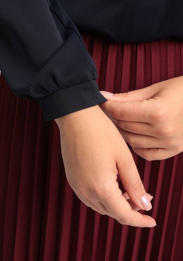 Блуза на пуговицах с декоративными складками шир.  750, рис. 23