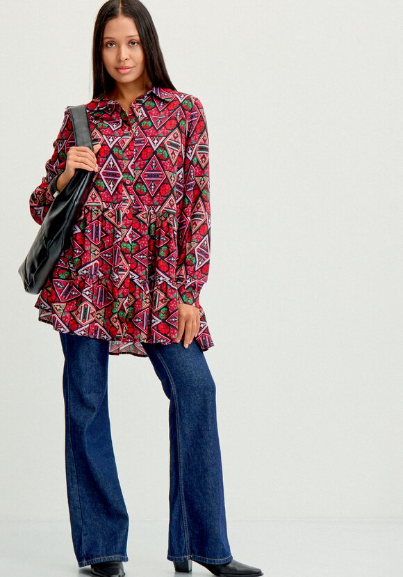 Блуза свободная с воланами по низу шир.  580, рис. 26