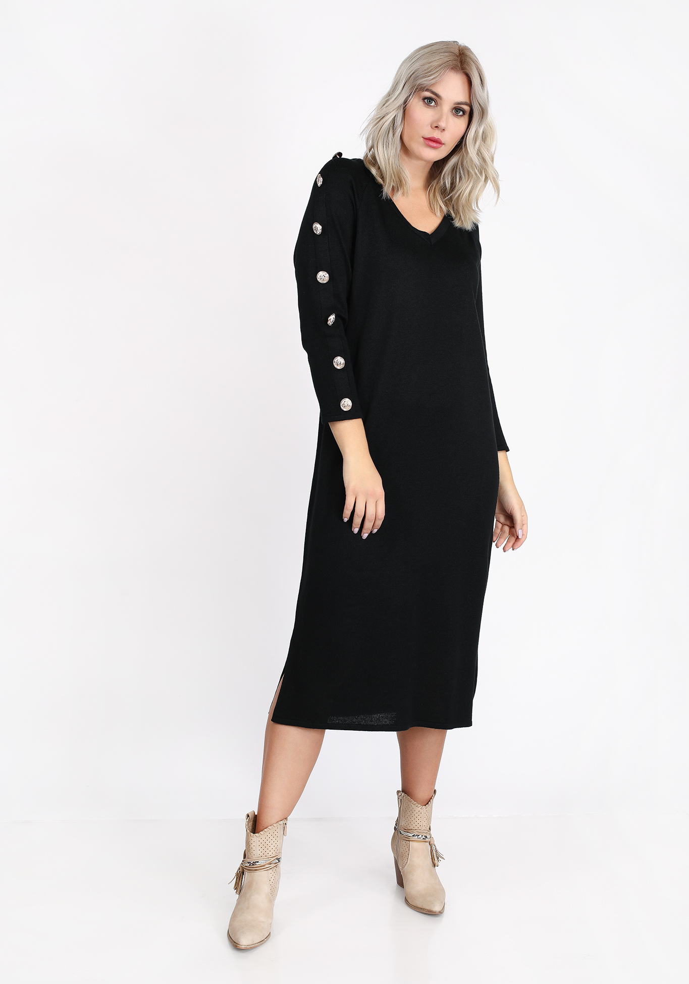 Платье однотонное с пуговицами на рукавах 2199₽