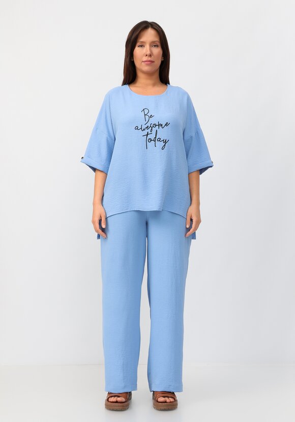 Костюм: брюки и блуза с лаконичным принтом шир.  580, рис. 6