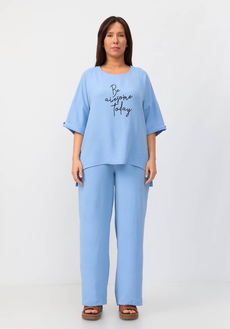 Костюм: брюки и блуза с лаконичным принтом шир.  750, рис. 6