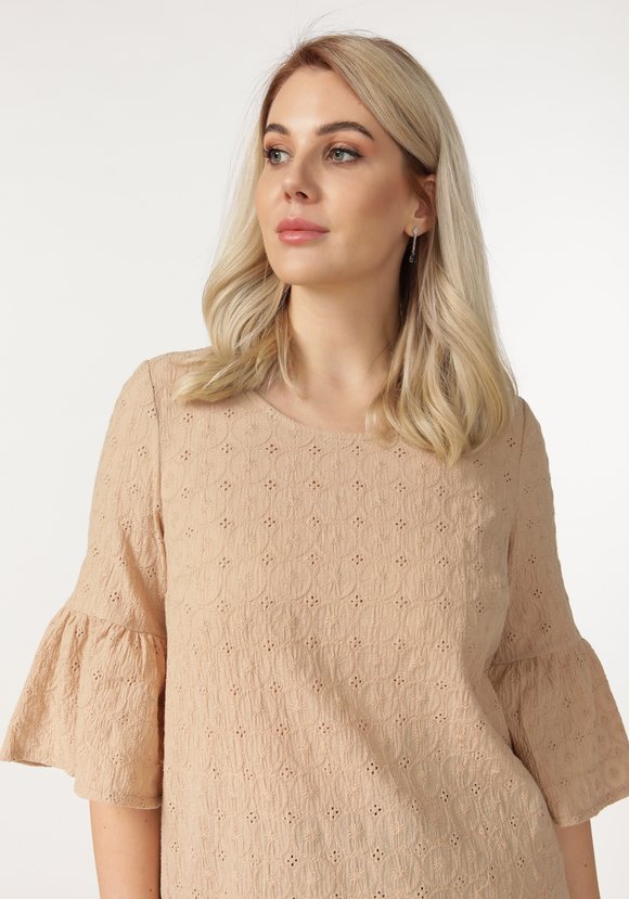 Блуза из шитья с воланом по низу рукава шир.  580, рис. 23