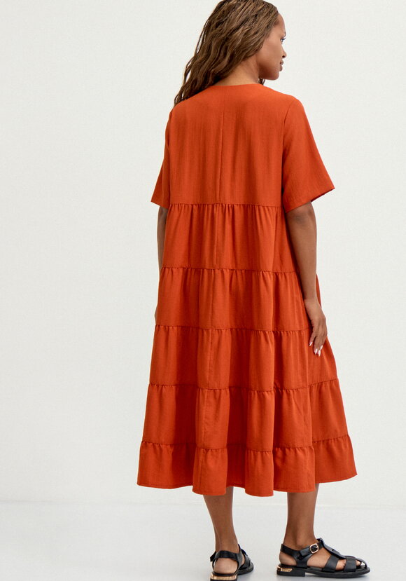 Платье многоярусное свободное шир.  580, рис. 11