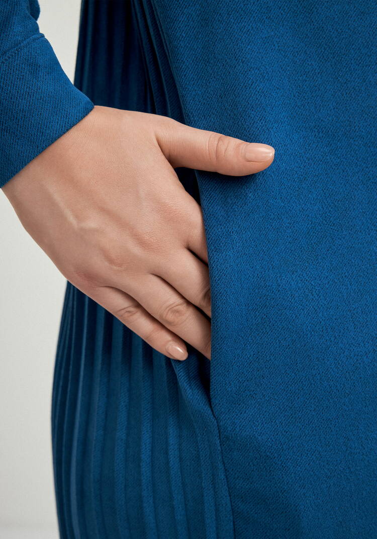 Платье-рубашка с плиссированной спинкой шир.  750, рис. 15