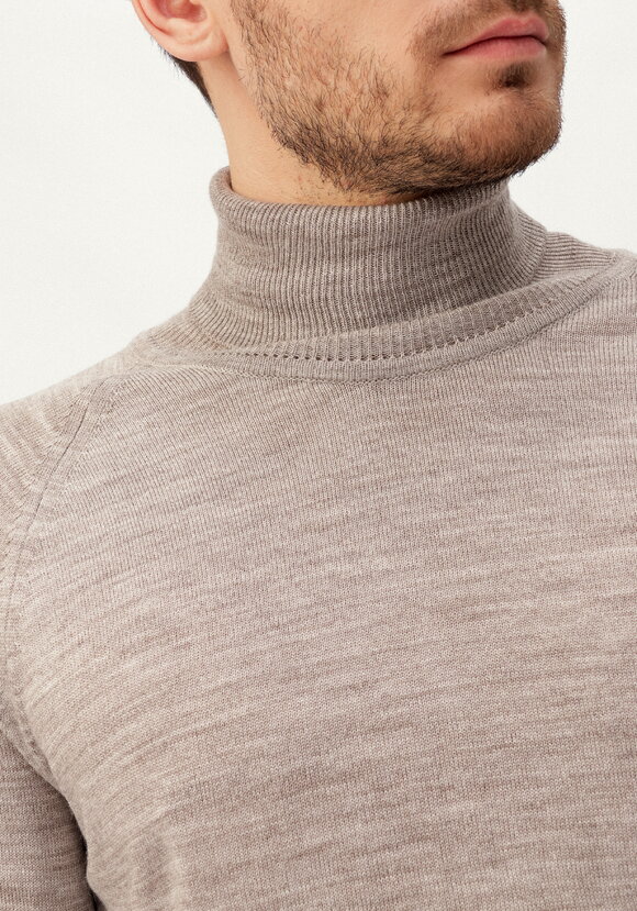 Джемпер вязаный с высокой горловиной шир.  580, рис. 20