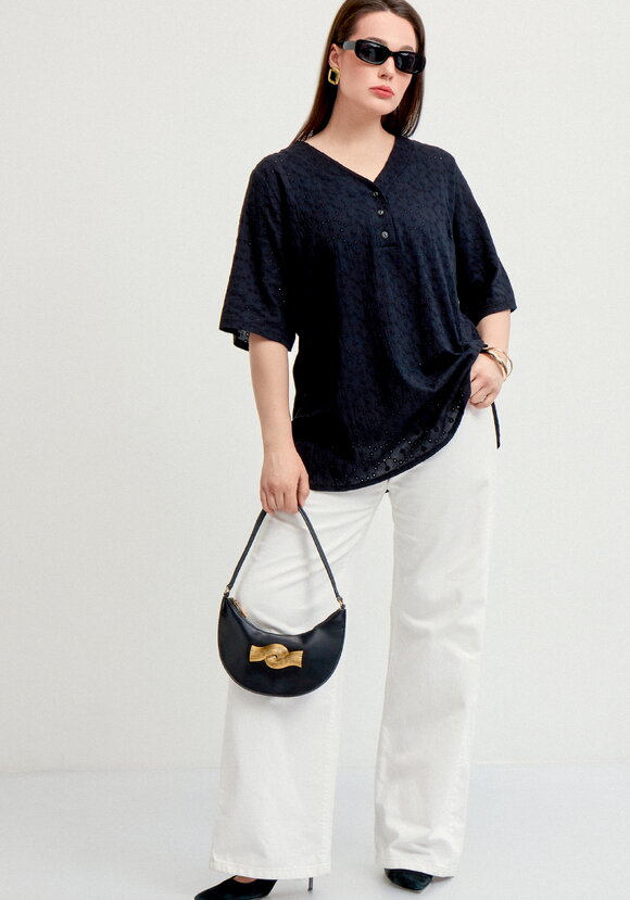 Блуза с V-образным вырезом из шитья шир.  580, рис. 19