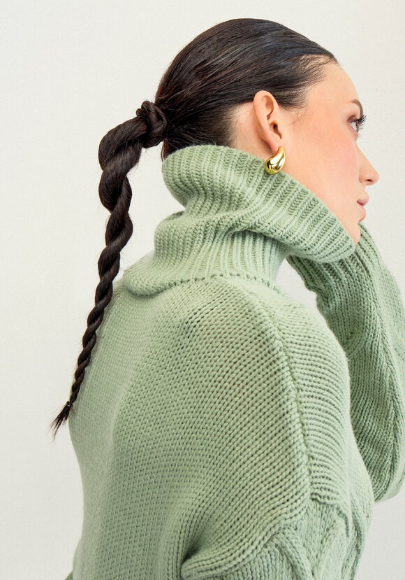 Свитер с объемными ромбами шир.  580, рис. 8