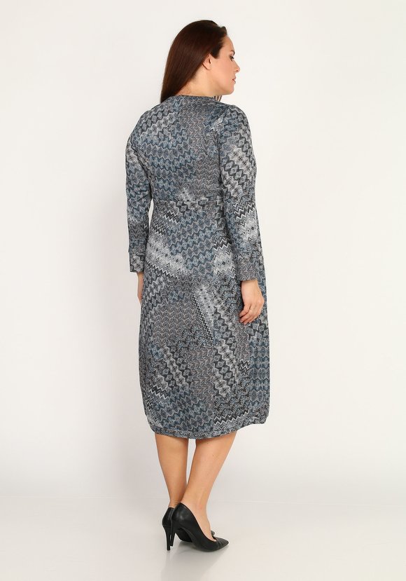 Платье с рельефами шир.  580, рис. 7