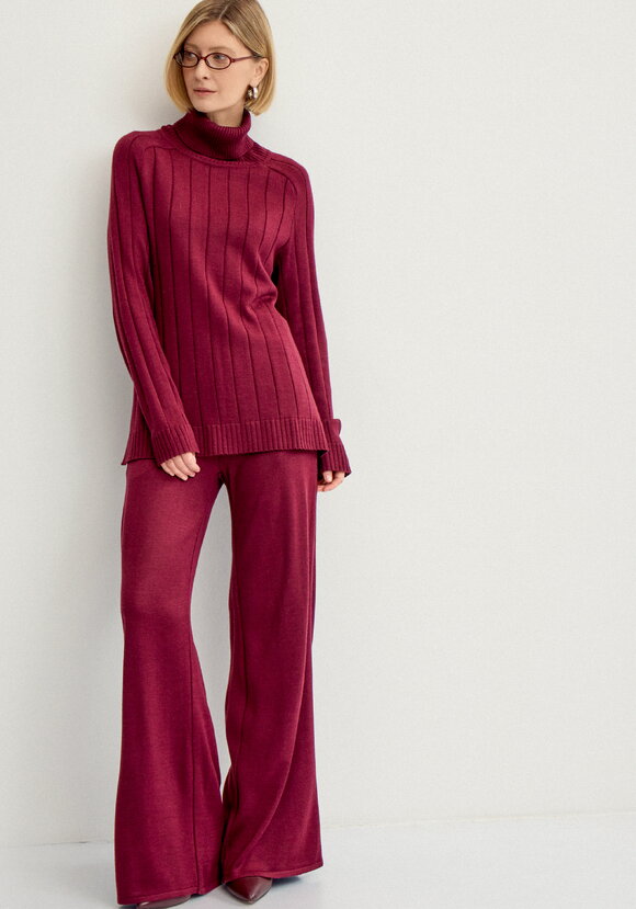 Джемпер удлиненный по спинке с высоким горлом шир.  580, рис. 7