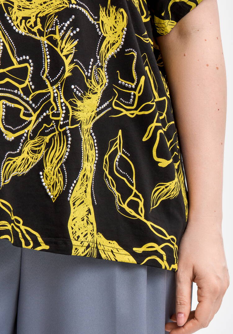 Блуза с оригинальным принтом и стразами шир.  750, рис. 28