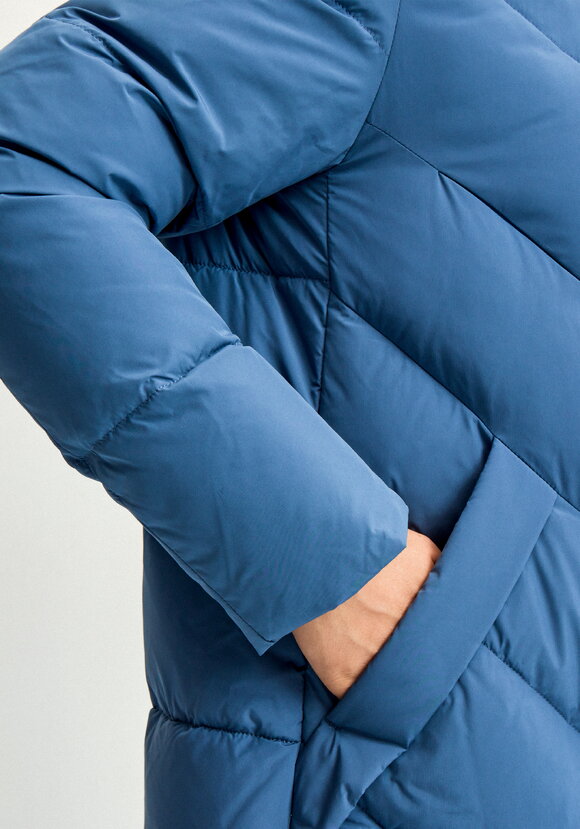 Пуховик стеганый свободного кроя с капюшоном шир.  580, рис. 24