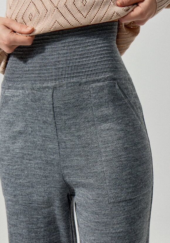 Брюки зауженные книзу шир.  580, рис. 9